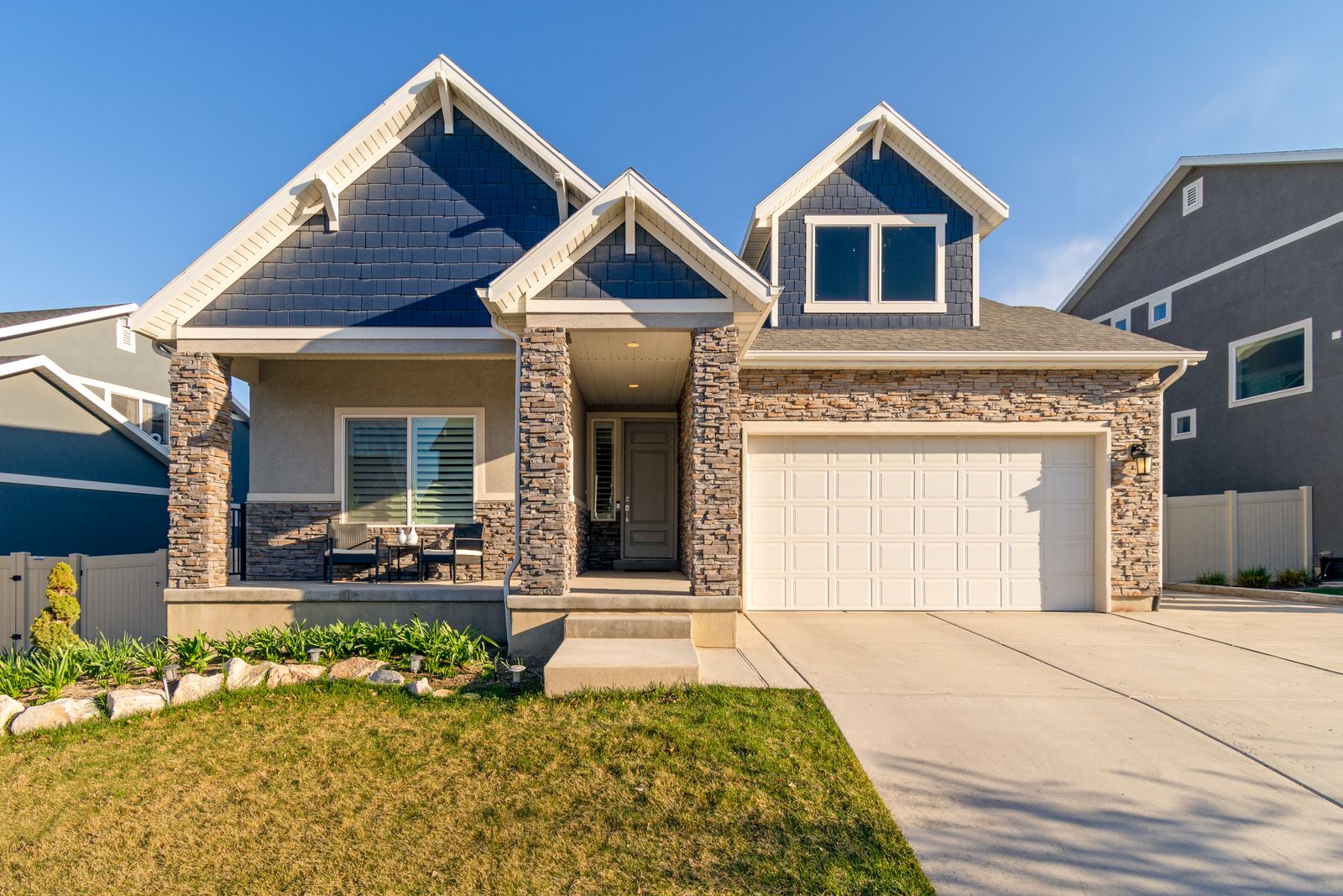How we rate home warranty companies - modern American house exterior