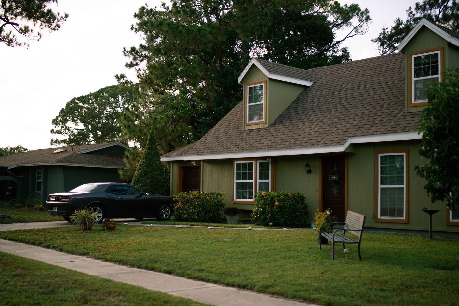 Select Home Warranty reviews - single-story American home representing coverage under a Select Home Warranty plan
